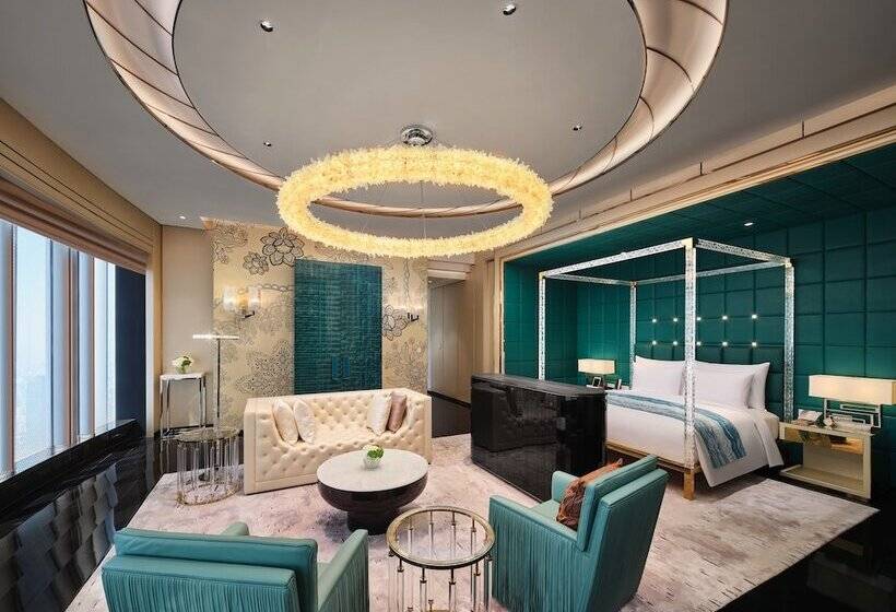 Люкс, J Hotel, Shanghai Tower   Above All Else, Overlooking The Bund