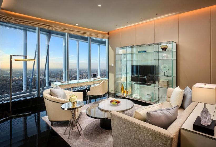 Номер Стандарт, J Hotel, Shanghai Tower   Above All Else, Overlooking The Bund