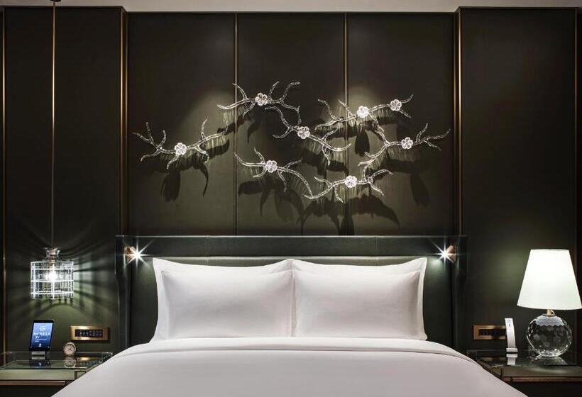 Номер Премиум, J Hotel, Shanghai Tower   Above All Else, Overlooking The Bund