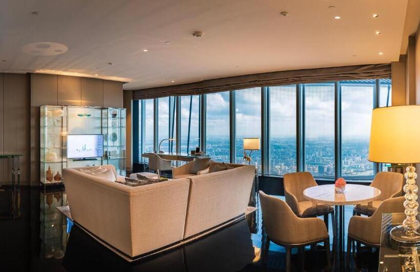 Люкс Вид на Реку, J Hotel, Shanghai Tower   Above All Else, Overlooking The Bund