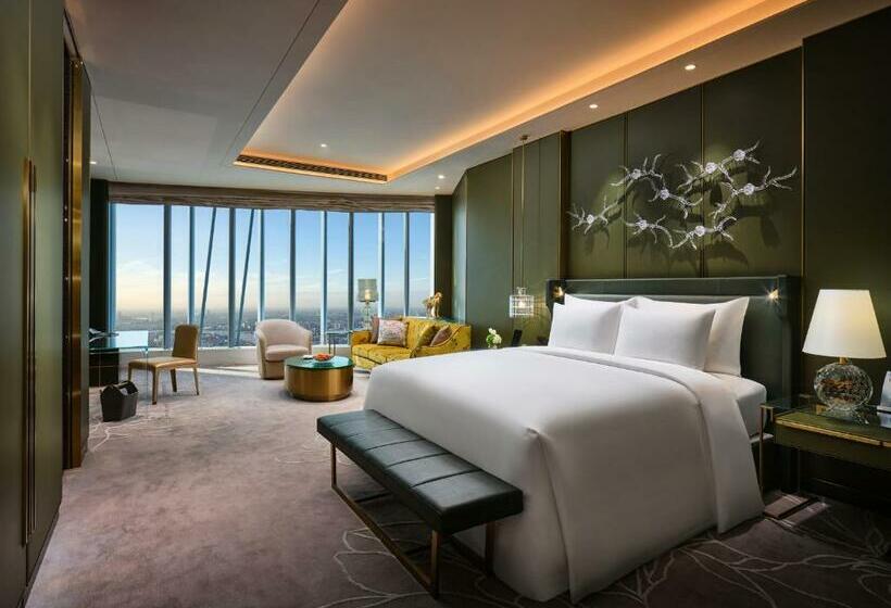 Номер Стандарт, J Hotel, Shanghai Tower   Above All Else, Overlooking The Bund
