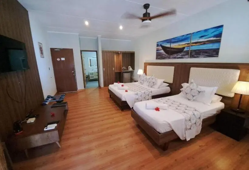 Triple Room Sea View, Georgina's Cottage