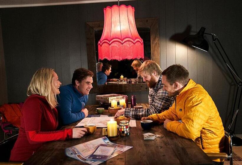 اتاق اکونومی با حمام مشترک, Coal Miners’ Cabins