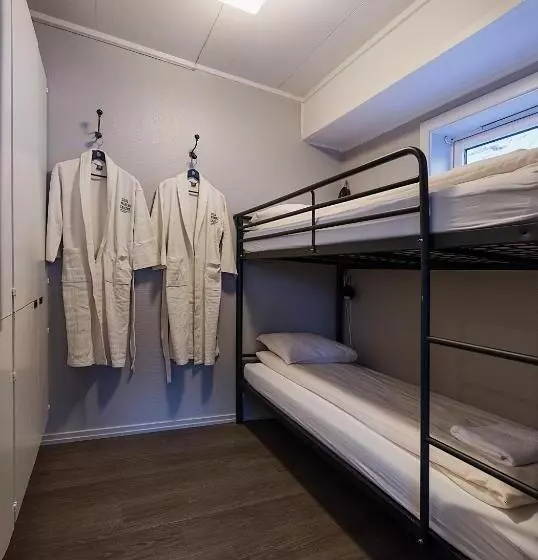 ファミリールーム, Coal Miners’ Cabins