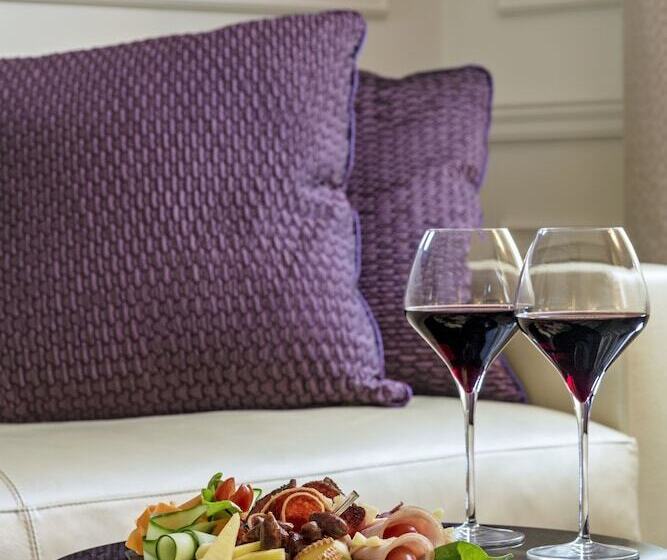 סוויטה דלוקס, 3 Sixty Hotel & Suites