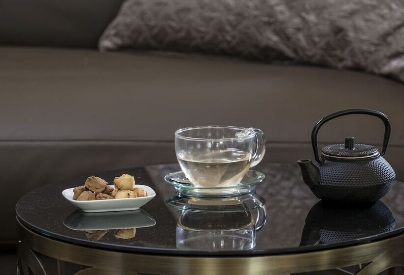 جناح ديلوكس, 3 Sixty Hotel & Suites