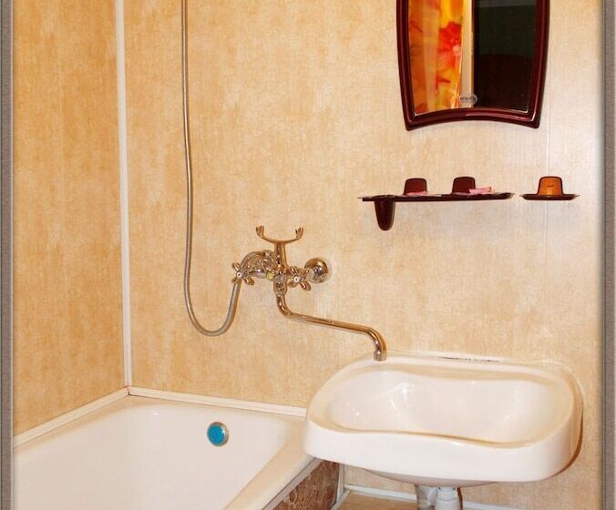 스탠다드 트리플 룸, Algorithm