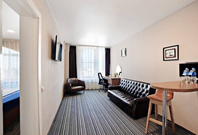 바다 전망 스위트, Astoria