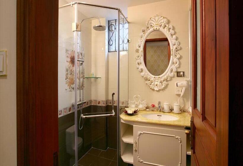 اتاق رویال, Hanoi Hotel Royal