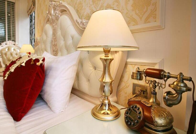 اتاق لوکس خانوادگی, Hanoi Hotel Royal