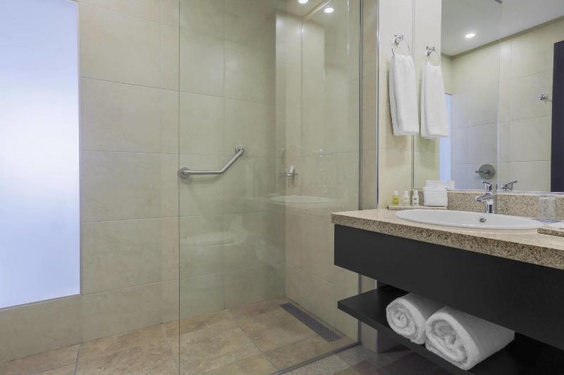 اتاق اجرایی, Hanoi Hotel Royal