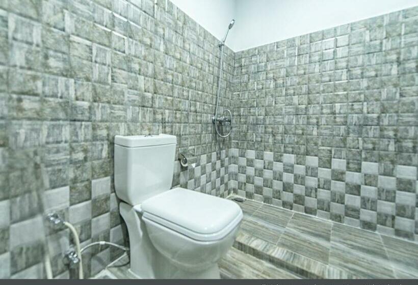 Номер Deluxe, Metro City