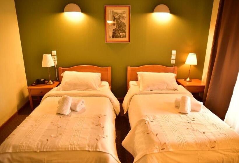 غرفة سوبيريور مطلة على حمام السباحة, Mont Helmos