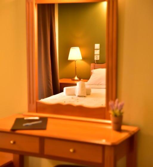 غرفة سوبيريور مطلة على حمام السباحة, Mont Helmos