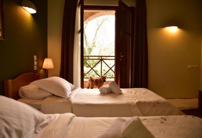 غرفة سوبيريور مطلة على حمام السباحة, Mont Helmos