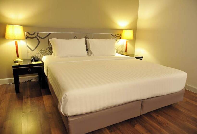 디럭스 룸, New Season