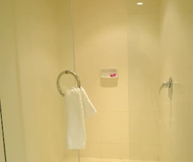 디럭스 룸, New Season