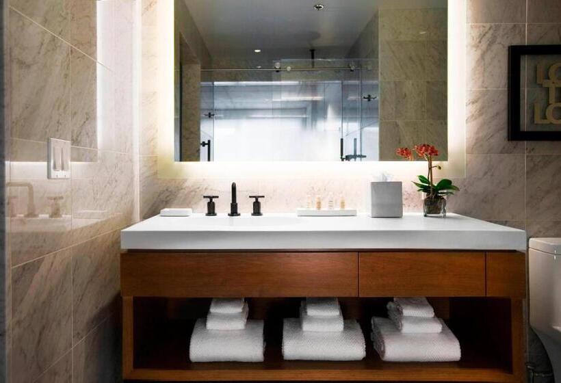 适合残疾人使用的标准间, Renaissance New York Midtown