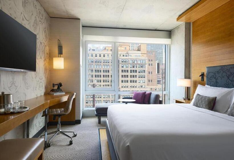 适合残疾人士使用的带超级大床的标准间, Renaissance New York Midtown