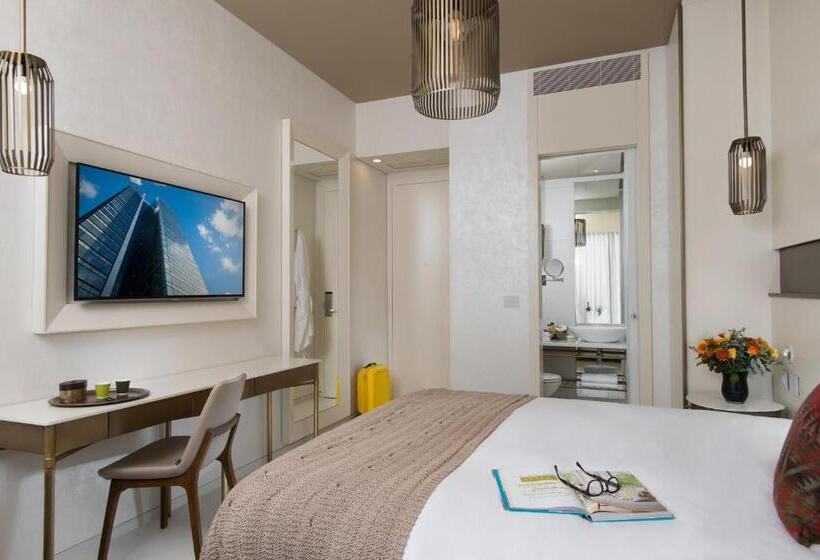 Deluxe Room, Rothschild 22