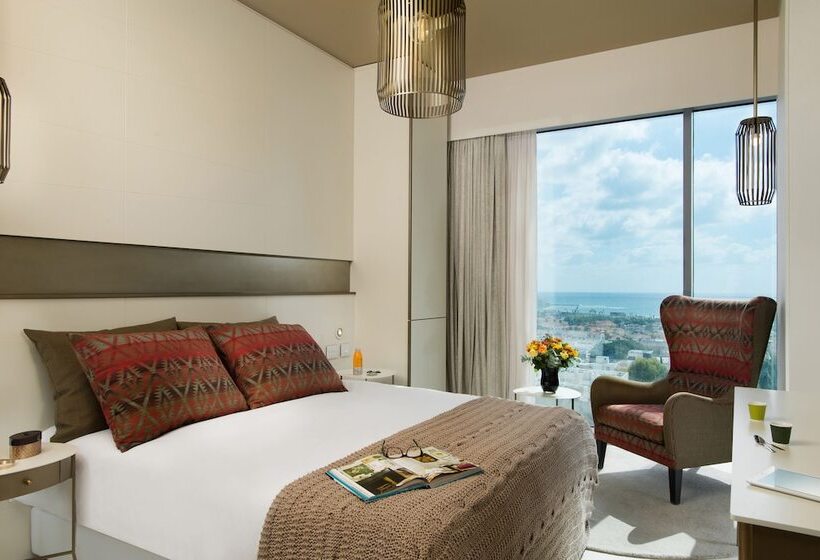 Deluxe Room, Rothschild 22