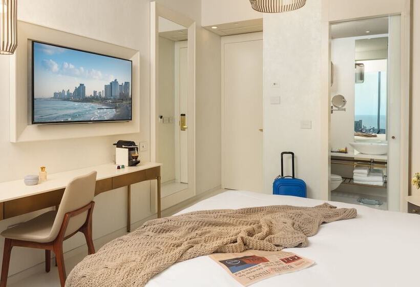 Deluxe Room, Rothschild 22