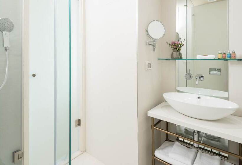 Standard Room, Rothschild 22