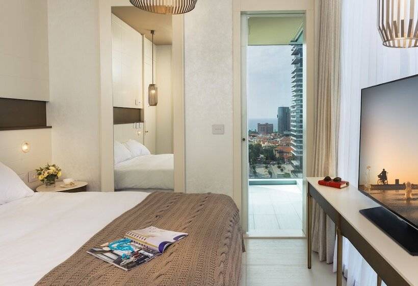 Deluxe Room, Rothschild 22