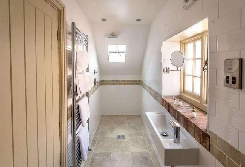 חדר סטנדרט, The Admiral Hornblower