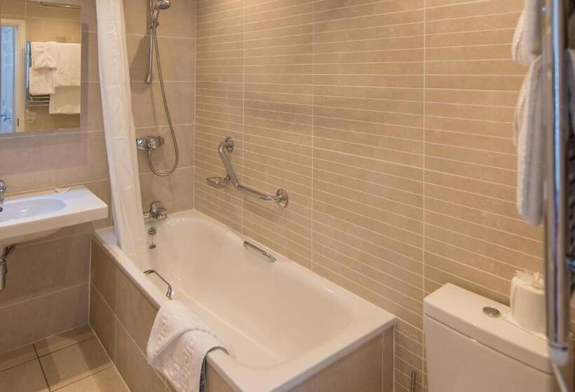 豪华海景房, The Belmont