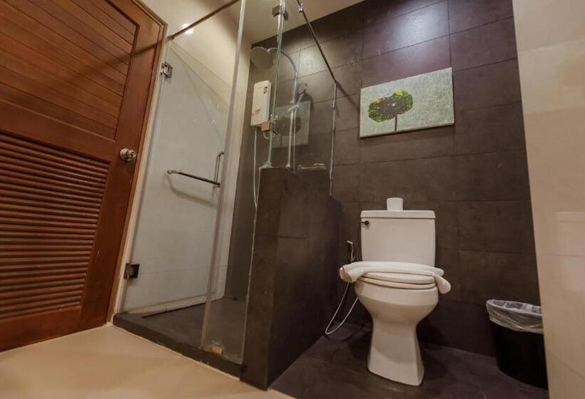 高级大房间, The Pannarai