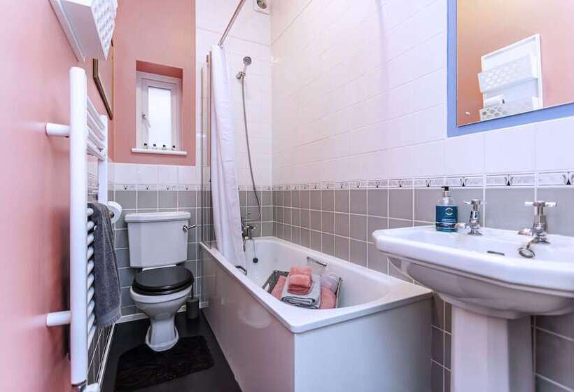 スタンダードルーム, The Ravensbourne