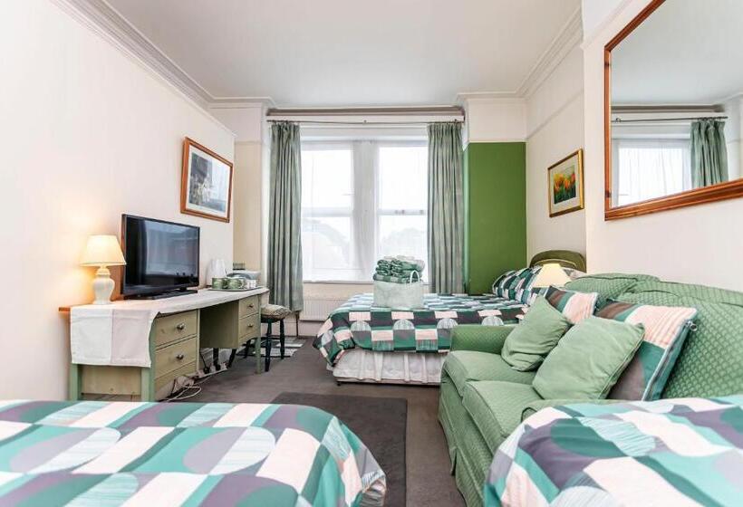 浴室共有スタンダード4人用ルーム, The Ravensbourne