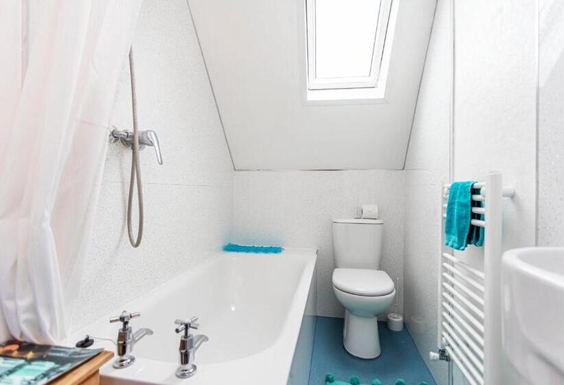 浴室共有シングルベーシックルーム, The Ravensbourne