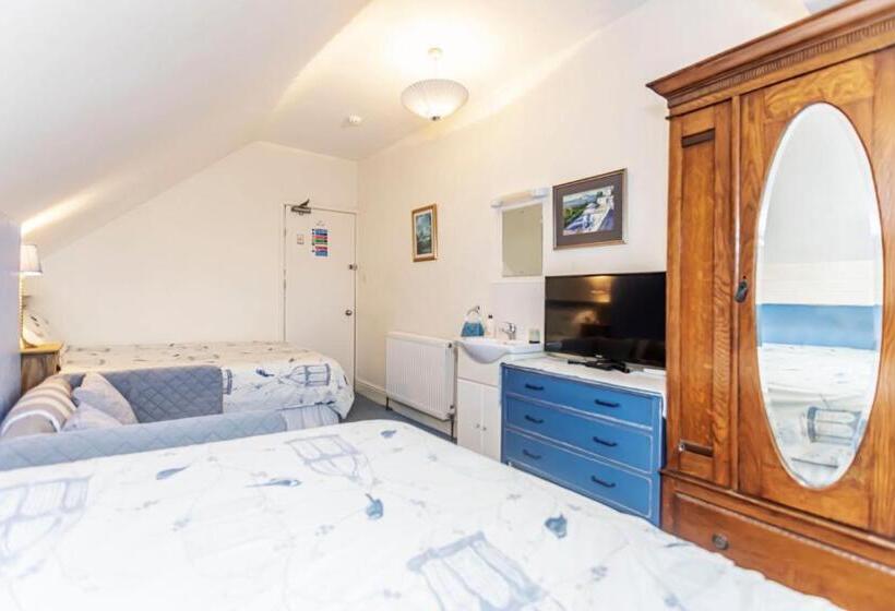 バスルーム共有のトリプルスタンダード, The Ravensbourne