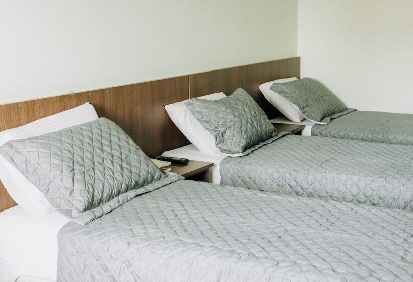 Номер Стандарт Трехместный, Trindade Plaza