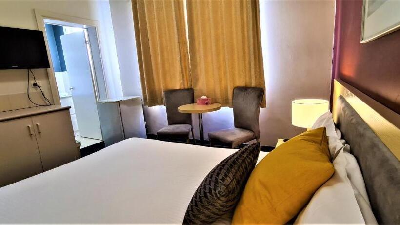 标准间, Brunswick Tower