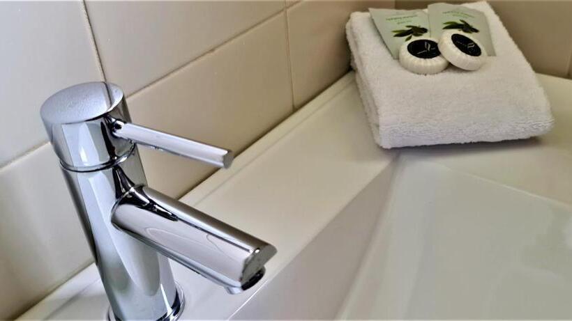 家庭间, Brunswick Tower