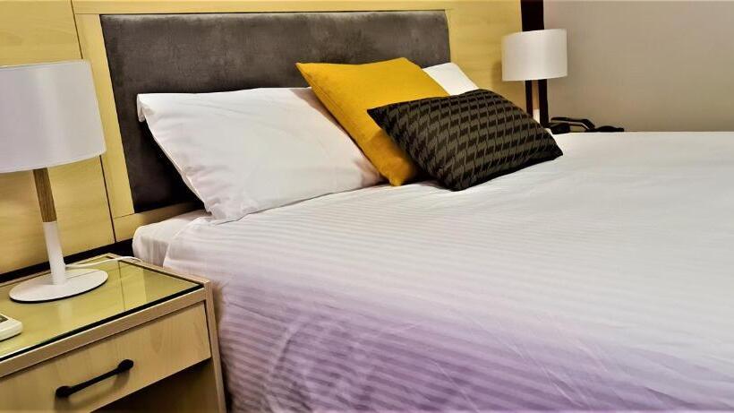 家庭间, Brunswick Tower