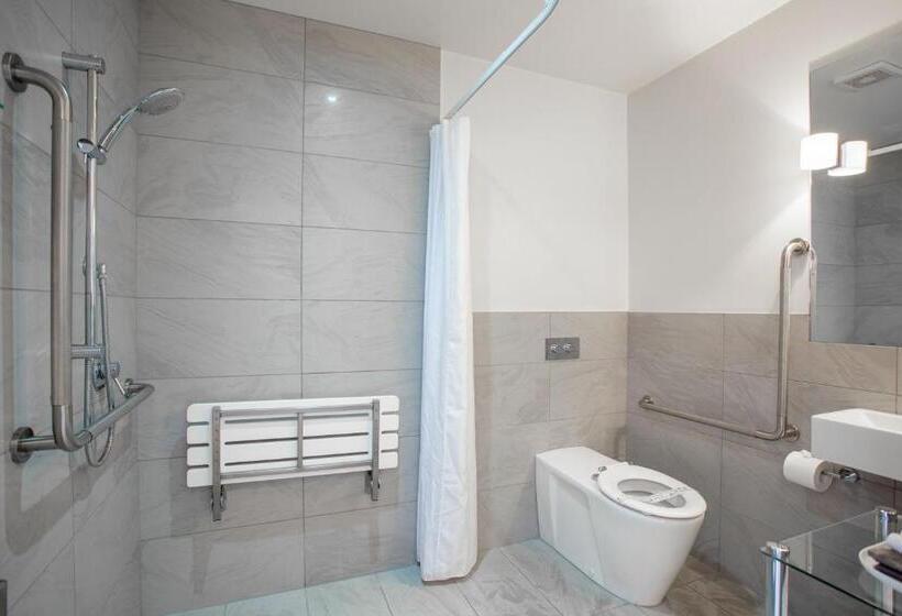 סטודיו סטנדרט מיטה זוגית, The Sails Nelson