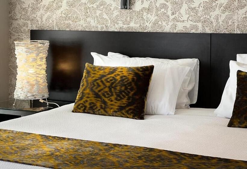 סוויטה אקזקיוטיב, The Sails Nelson