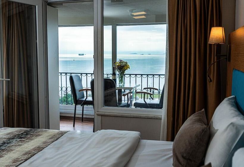 Triple Room Sea View, Seatanbul