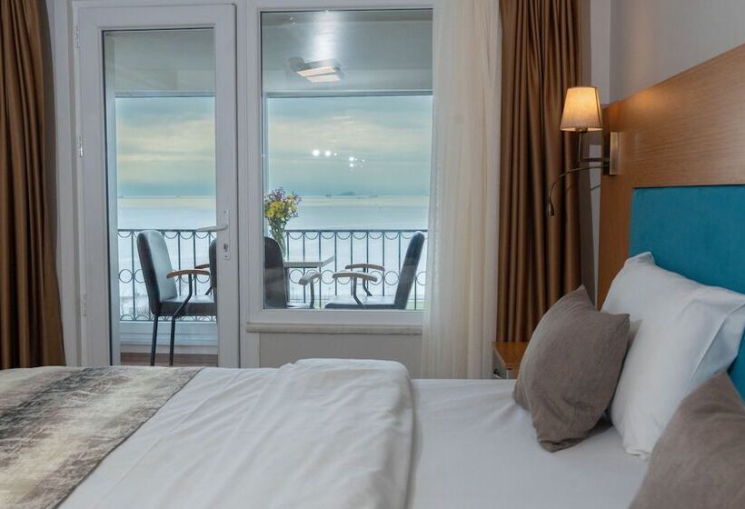 Triple Room Sea View, Seatanbul