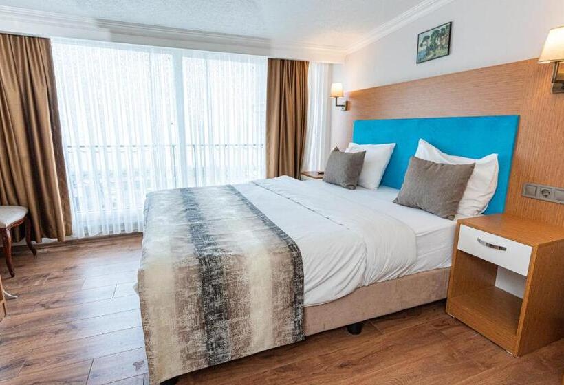 Triple Room Sea View, Seatanbul