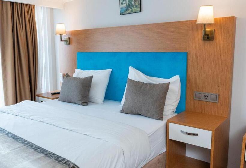 Triple Room Sea View, Seatanbul