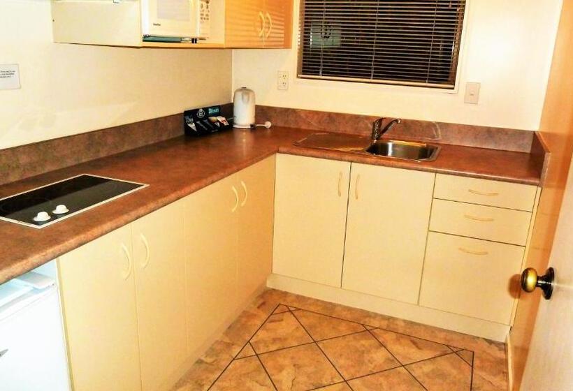 חדר סטודיו סטנדרד, Tudor Lodge Motel