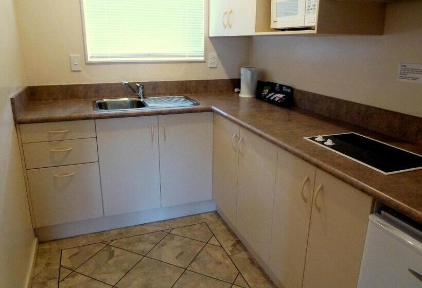 חדר סטודיו סטנדרד, Tudor Lodge Motel