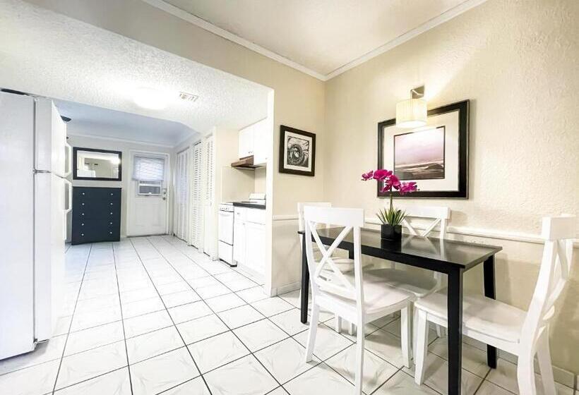 Полулюкс Одноместный с Террасой, Hollywood By The Sea