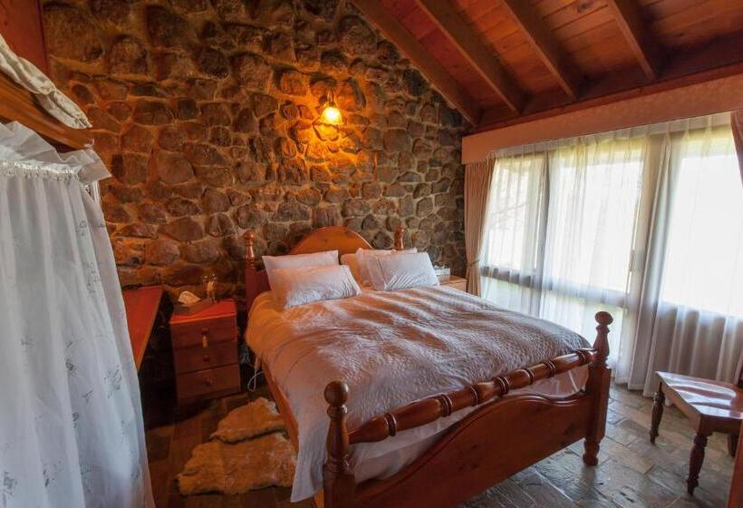 スタンダードスタジオ, Tuki Retreat