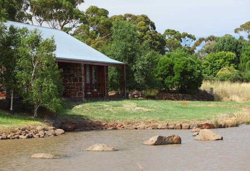 スタンダードスタジオ, Tuki Retreat